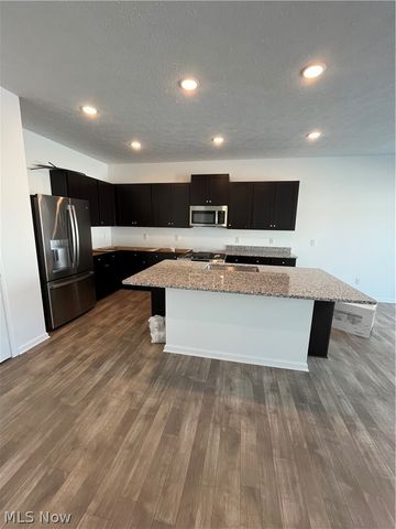 414 Pheasant Run, Elyria, OH 44035