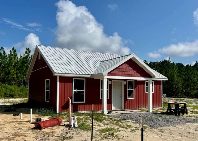 1698 Carriage Dr., Loris, SC 29569