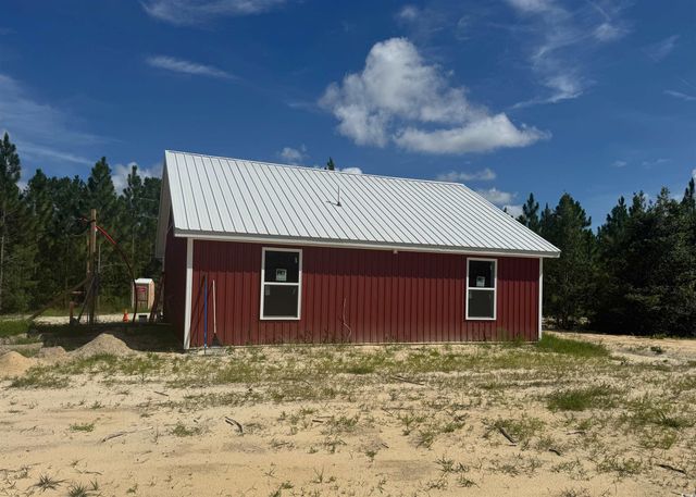 1698 Carriage Dr., Loris, SC 29569