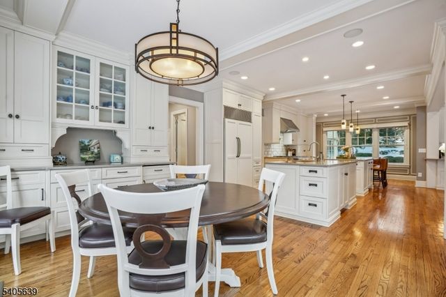 2 Robert Dr, Millburn Twp., NJ 07078