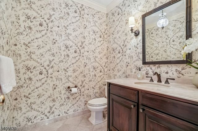 2 Robert Dr, Millburn Twp., NJ 07078