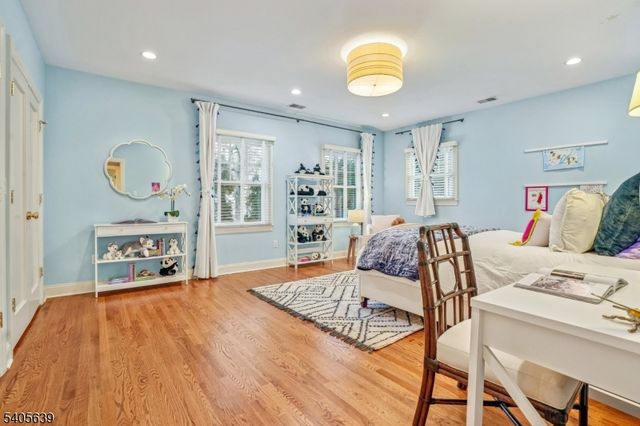 2 Robert Dr, Millburn Twp., NJ 07078