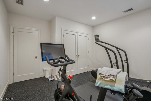 2 Robert Dr, Millburn Twp., NJ 07078