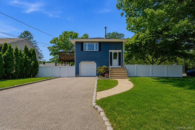 82 Seawanhaka Avenue, Nesconset, NY 11767