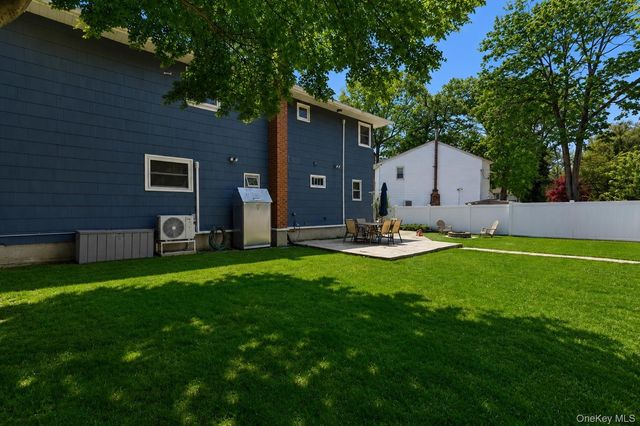 82 Seawanhaka Avenue, Nesconset, NY 11767