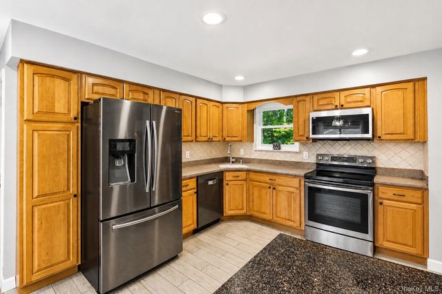 82 Seawanhaka Avenue, Nesconset, NY 11767
