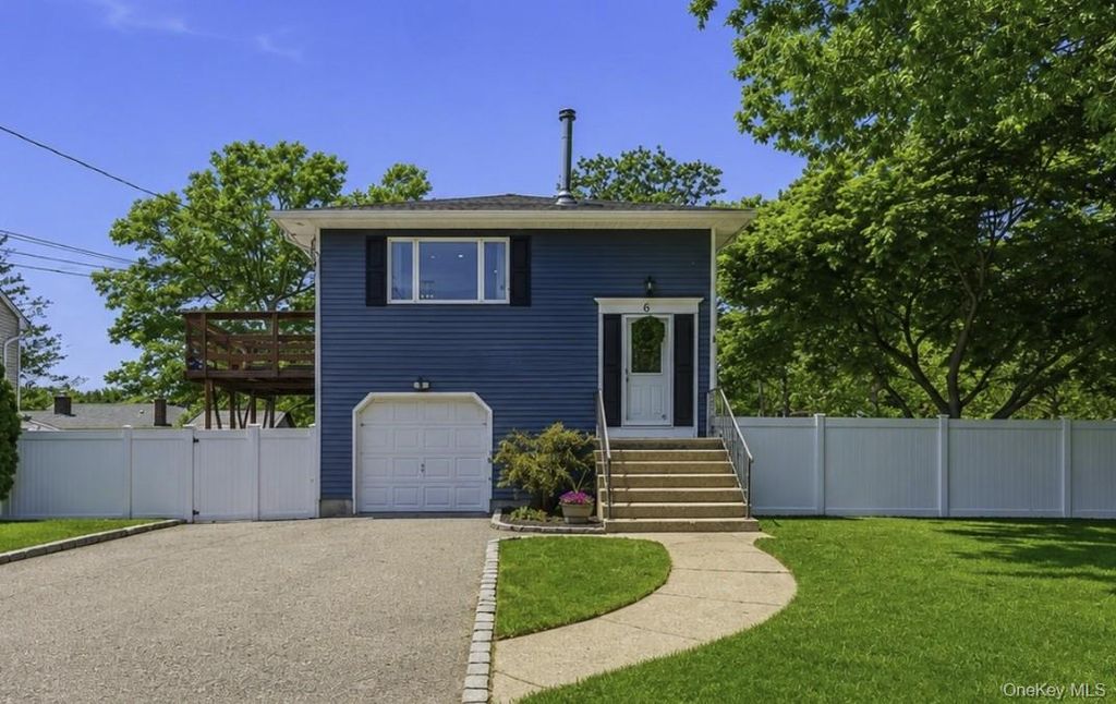 82 Seawanhaka Avenue, Nesconset, NY 11767