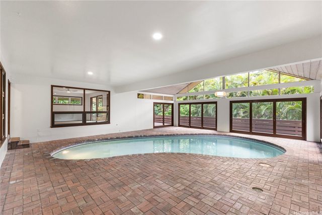 1202 Lola Way, Kailua, HI 96734