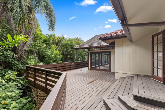 1202 Lola Way, Kailua, HI 96734