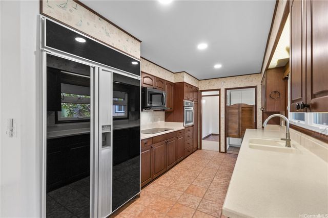 1202 Lola Way, Kailua, HI 96734