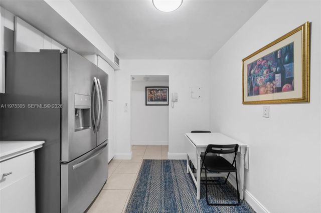 1000 Parkview Dr 1001, Hallandale Beach, FL 33009