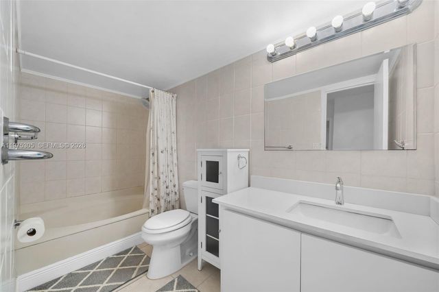 1000 Parkview Dr 1001, Hallandale Beach, FL 33009