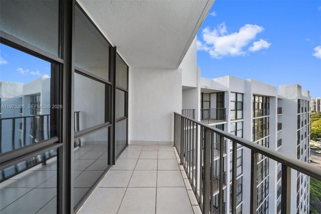 1000 Parkview Dr 1001, Hallandale Beach, FL 33009