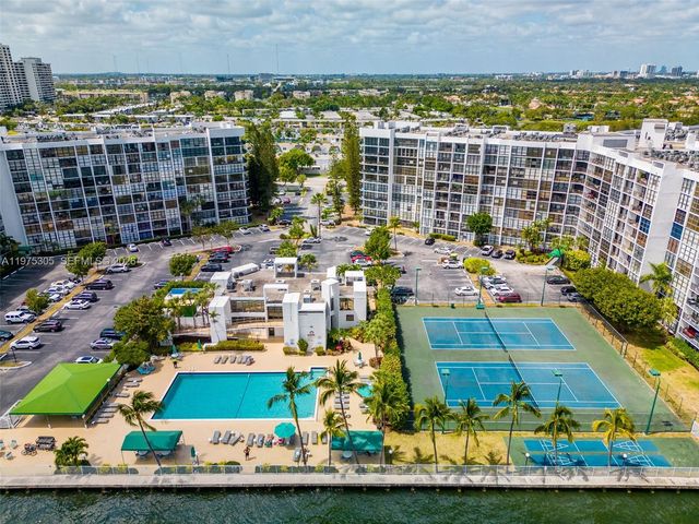 1000 Parkview Dr 1001, Hallandale Beach, FL 33009