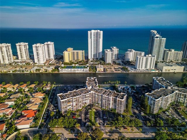 1000 Parkview Dr 1001, Hallandale Beach, FL 33009