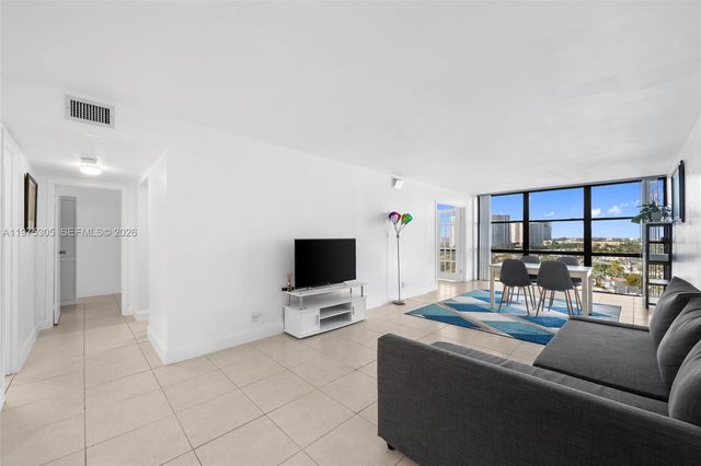 1000 Parkview Dr 1001, Hallandale Beach, FL 33009