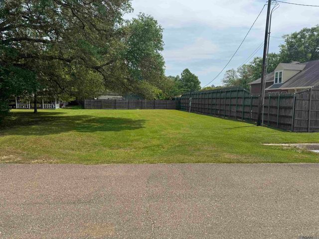 20695 Vermont St, Livingston, LA 70754
