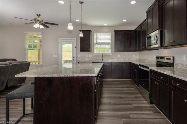 1924 Kippen Drive, Kernersville, NC 27284