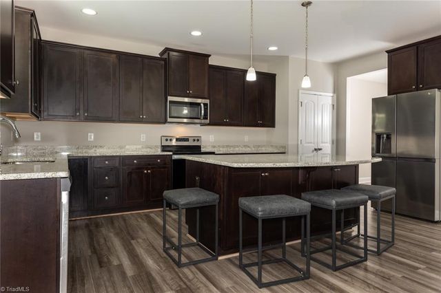 1924 Kippen Drive, Kernersville, NC 27284