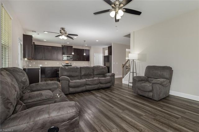 1924 Kippen Drive, Kernersville, NC 27284