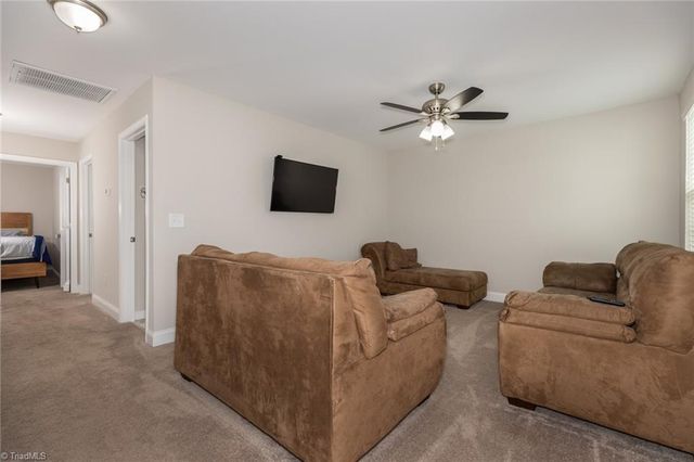 1924 Kippen Drive, Kernersville, NC 27284