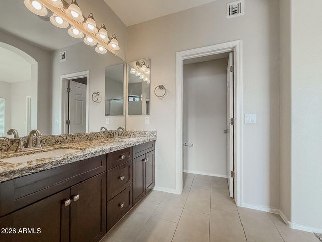 21655 N 36TH Avenue 108, Glendale, AZ 85308