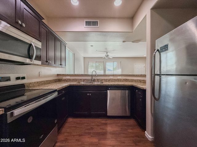 21655 N 36TH Avenue 108, Glendale, AZ 85308