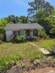 203 Scarborough Street, Spring Lake, NC 28390