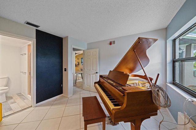 9011 HILOLO LANE, Venice, FL 34293