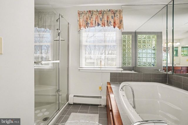 5016 WOODBOX LN, Mechanicsburg, PA 17055