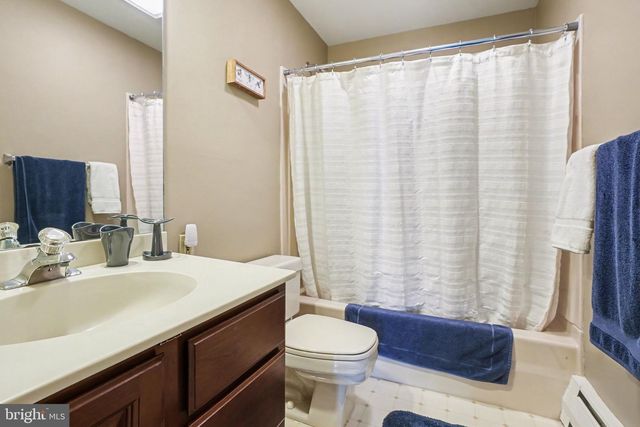 5016 WOODBOX LN, Mechanicsburg, PA 17055
