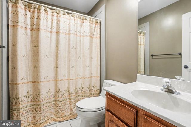 5016 WOODBOX LN, Mechanicsburg, PA 17055
