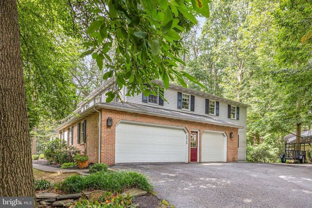 5016 WOODBOX LN, Mechanicsburg, PA 17055