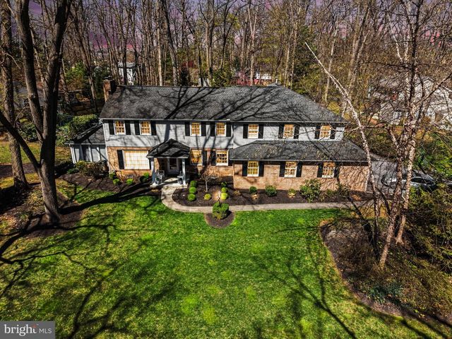 5016 WOODBOX LN, Mechanicsburg, PA 17055