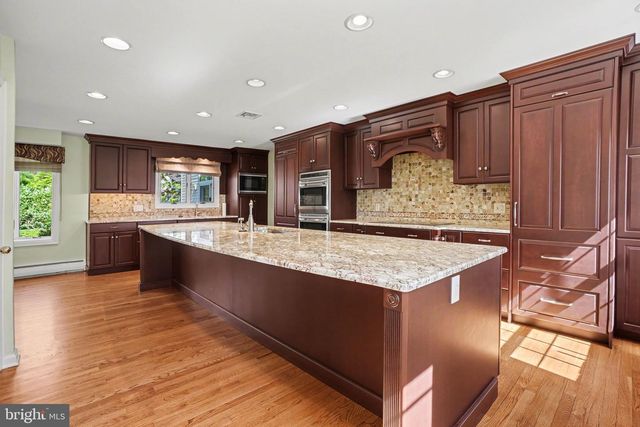 5016 WOODBOX LN, Mechanicsburg, PA 17055
