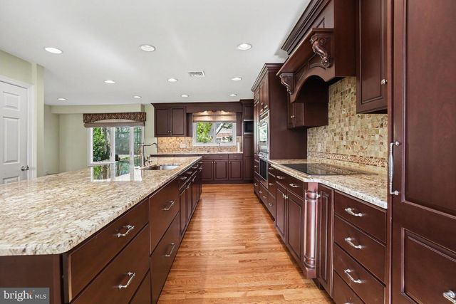 5016 WOODBOX LN, Mechanicsburg, PA 17055