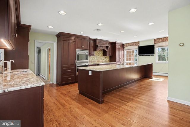 5016 WOODBOX LN, Mechanicsburg, PA 17055