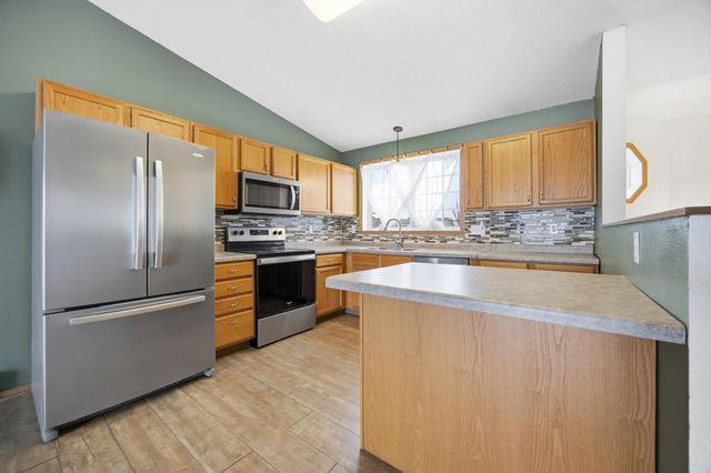 3133 32ND Avenue S, Moorhead, MN 56560