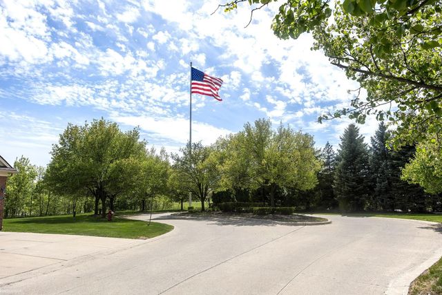 14225 Shadywood Drive, Sterling Heights, MI 48312