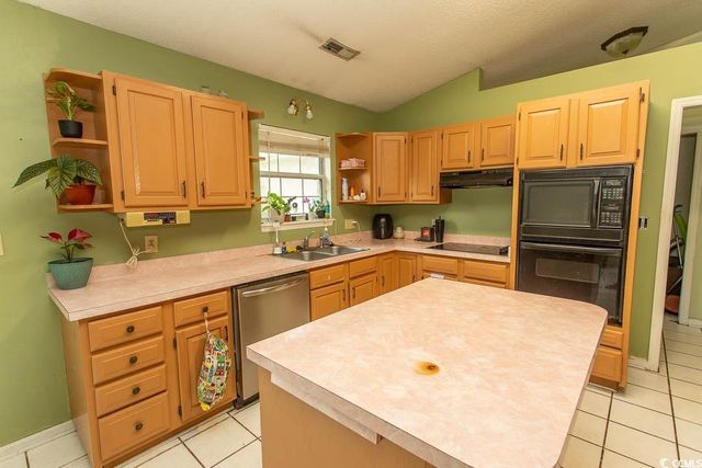 318 Muirfield Rd., Myrtle Beach, SC 29588