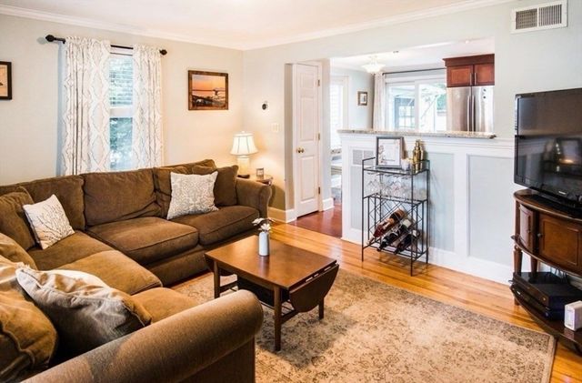 69 Keystone St 1, Boston, MA 02132