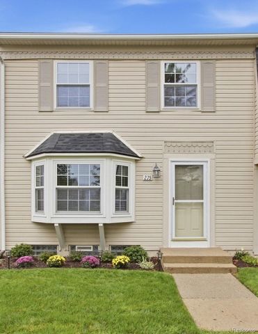 275 Lake Village Drive, Walled Lake, MI 48390