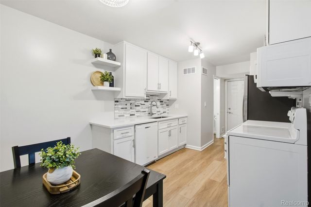 275 Lake Village Drive, Walled Lake, MI 48390