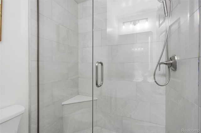 275 Lake Village Drive, Walled Lake, MI 48390