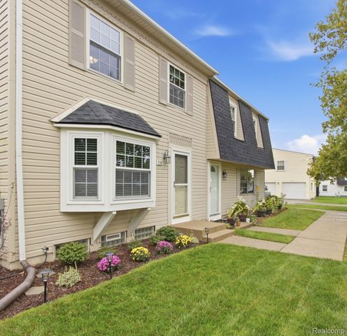 275 Lake Village Drive, Walled Lake, MI 48390