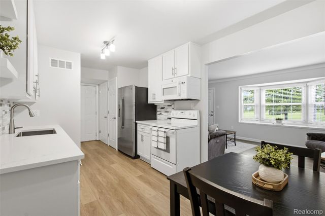 275 Lake Village Drive, Walled Lake, MI 48390