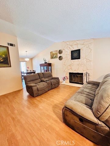 441 Placentia, Perris, CA 92571