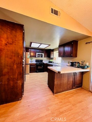 441 Placentia, Perris, CA 92571