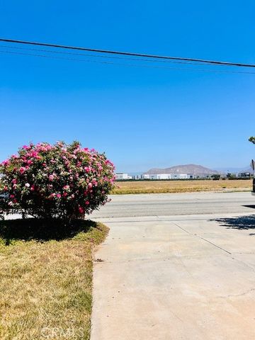 441 Placentia, Perris, CA 92571