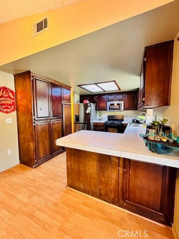 441 Placentia, Perris, CA 92571